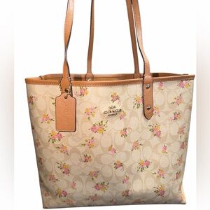 Coach city tote bag signature canvas w/ Floral print reversible matching hangtag